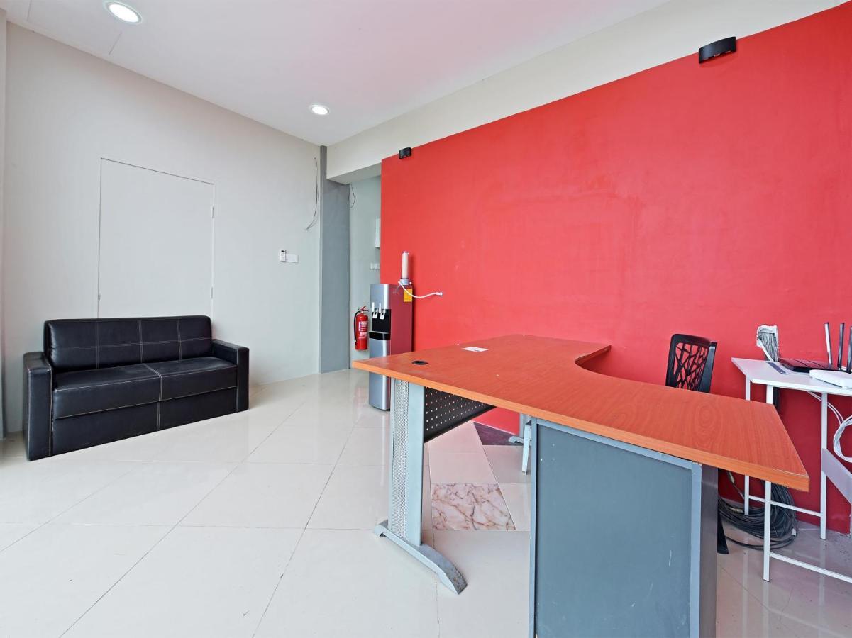 Oyo 90594 Hotel Casalink Paka Kültér fotó