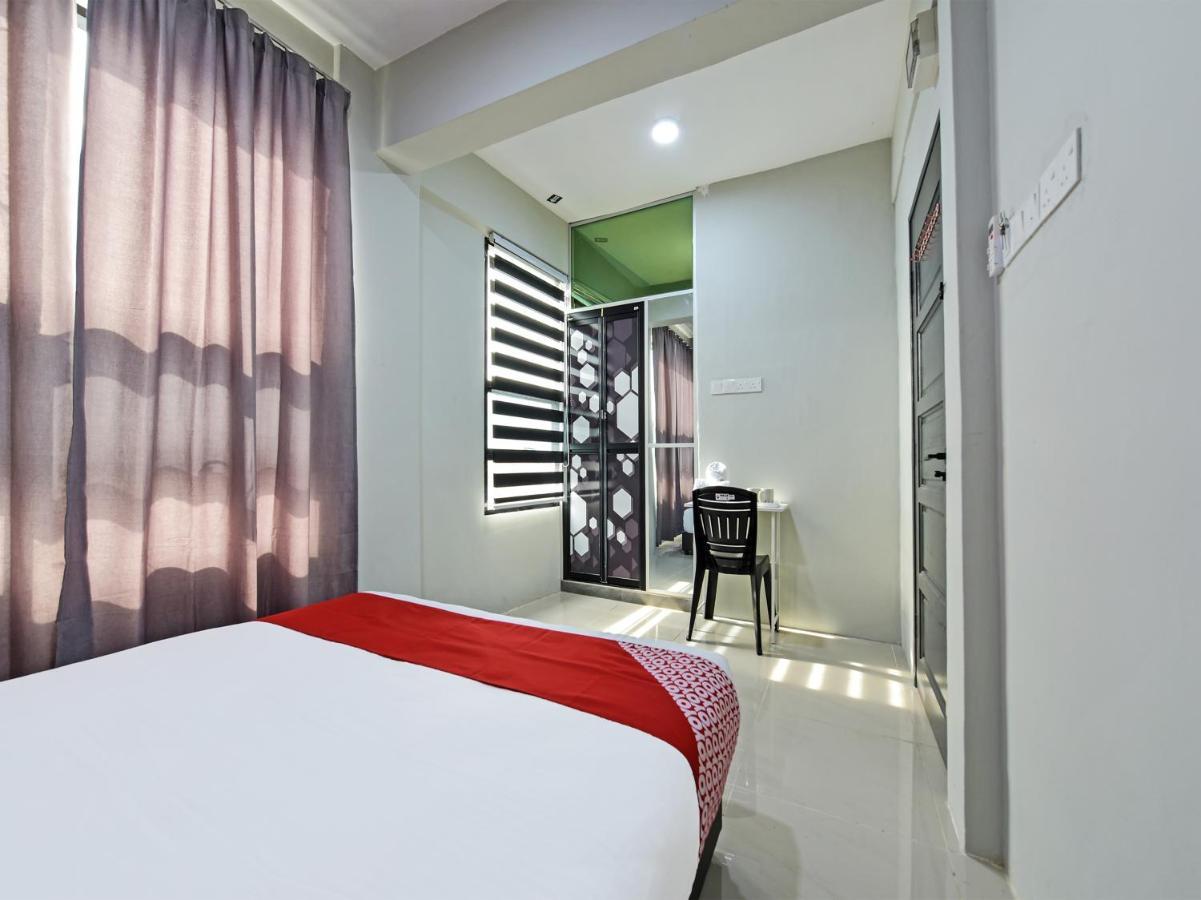 Oyo 90594 Hotel Casalink Paka Kültér fotó