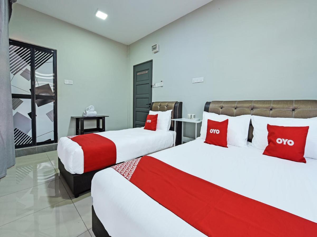 Oyo 90594 Hotel Casalink Paka Kültér fotó