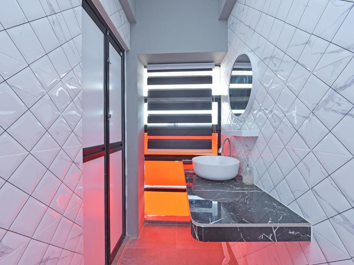 Oyo 90594 Hotel Casalink Paka Kültér fotó