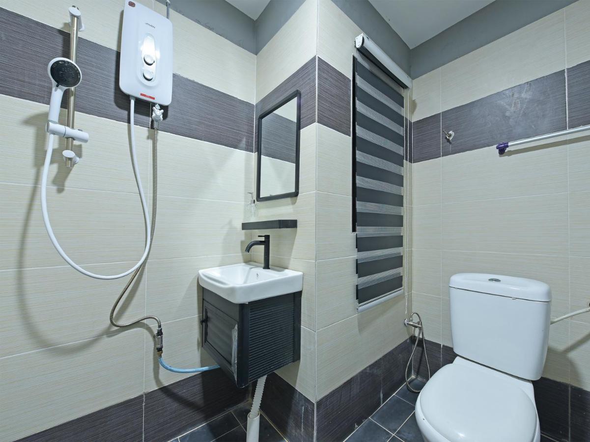 Oyo 90594 Hotel Casalink Paka Kültér fotó