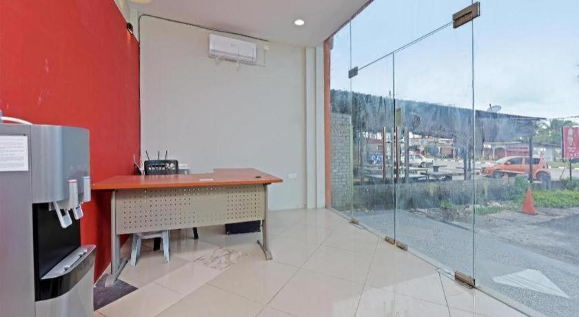 Oyo 90594 Hotel Casalink Paka Kültér fotó