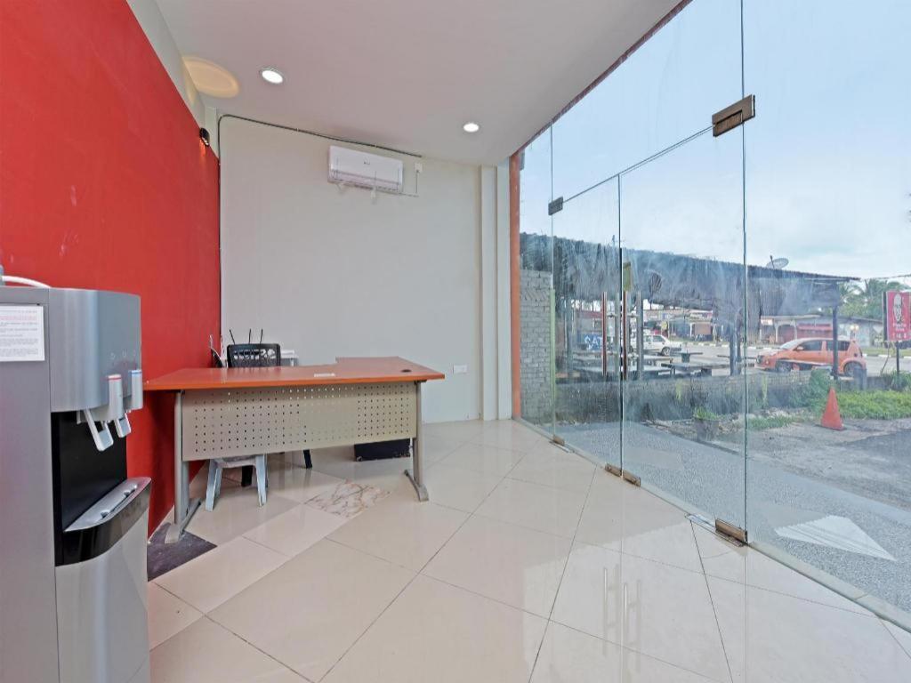 Oyo 90594 Hotel Casalink Paka Kültér fotó